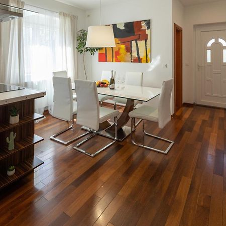ביוגראד נה מורו Lumaja Luxury Apartman מראה חיצוני תמונה