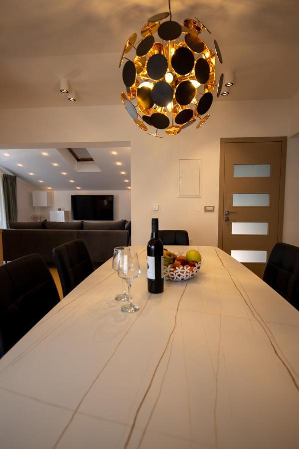ביוגראד נה מורו Lumaja Luxury Apartman מראה חיצוני תמונה
