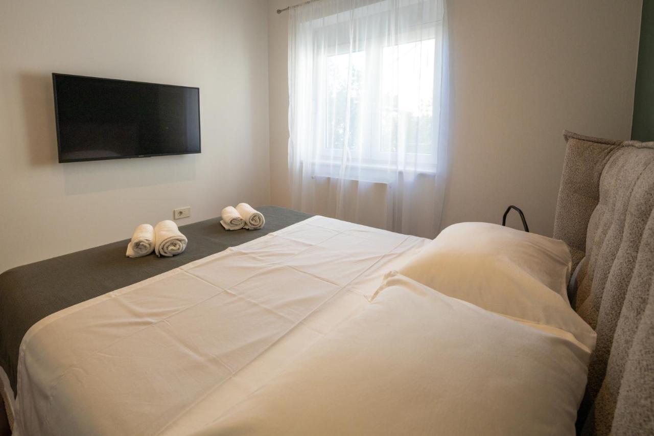 ביוגראד נה מורו Lumaja Luxury Apartman מראה חיצוני תמונה